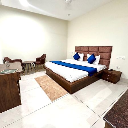 Hotel Prism Grand Zirakpur Exteriér fotografie