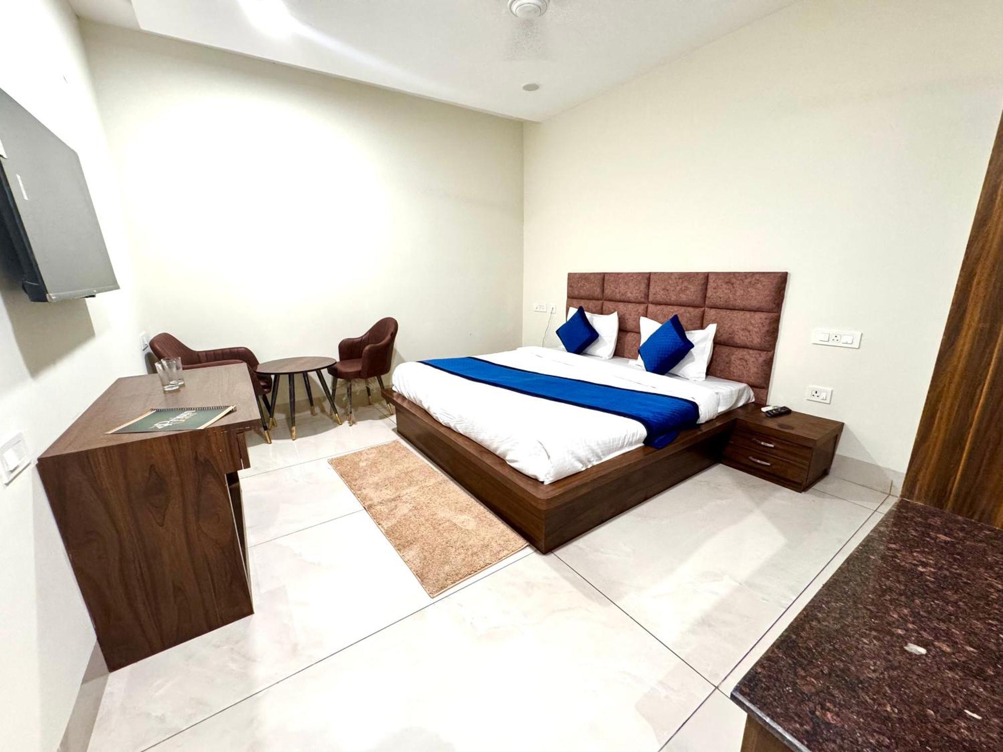 Hotel Prism Grand Zirakpur Exteriér fotografie