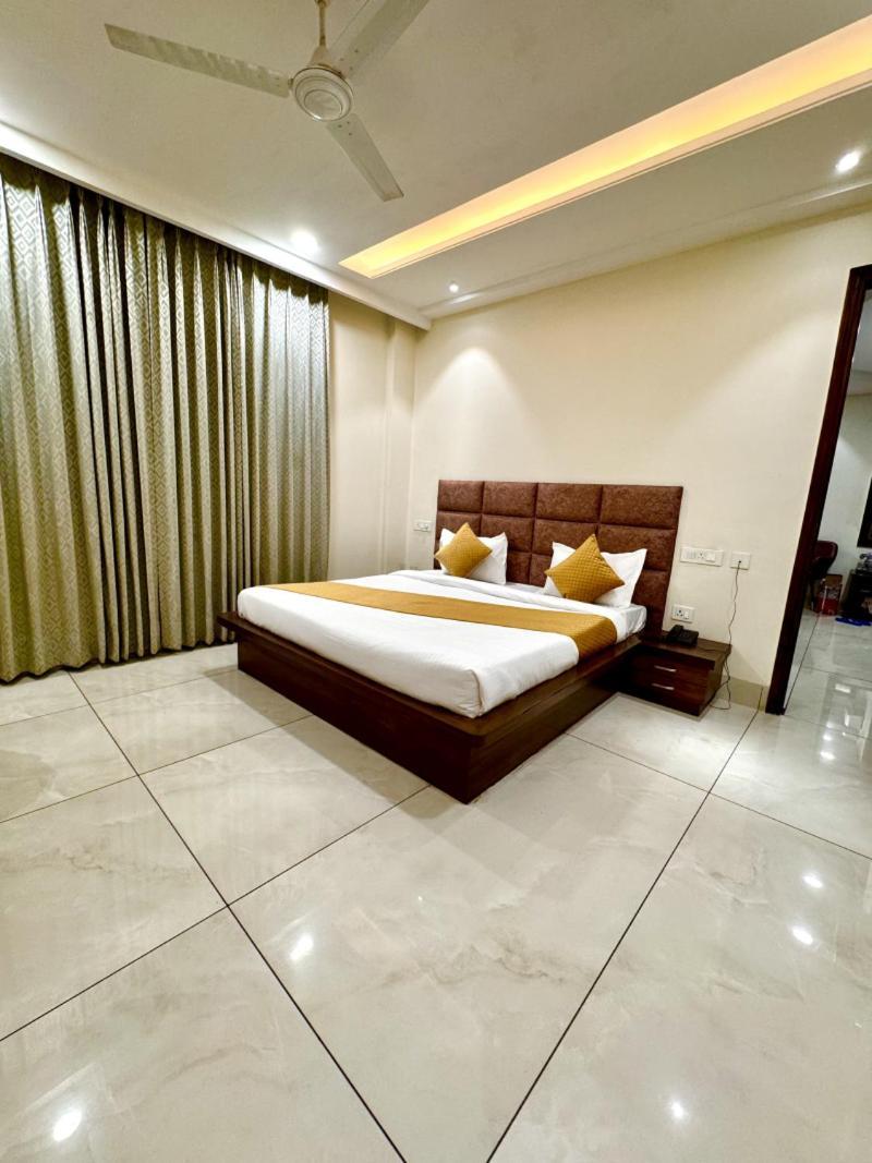 Hotel Prism Grand Zirakpur Exteriér fotografie