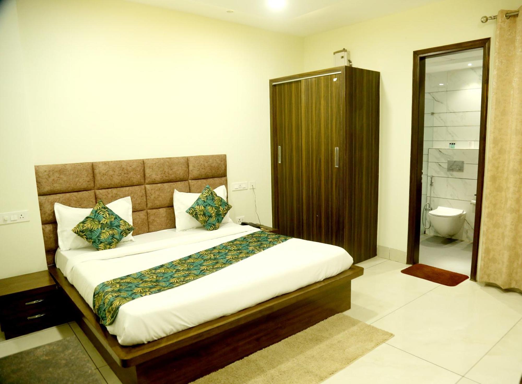 Hotel Prism Grand Zirakpur Exteriér fotografie