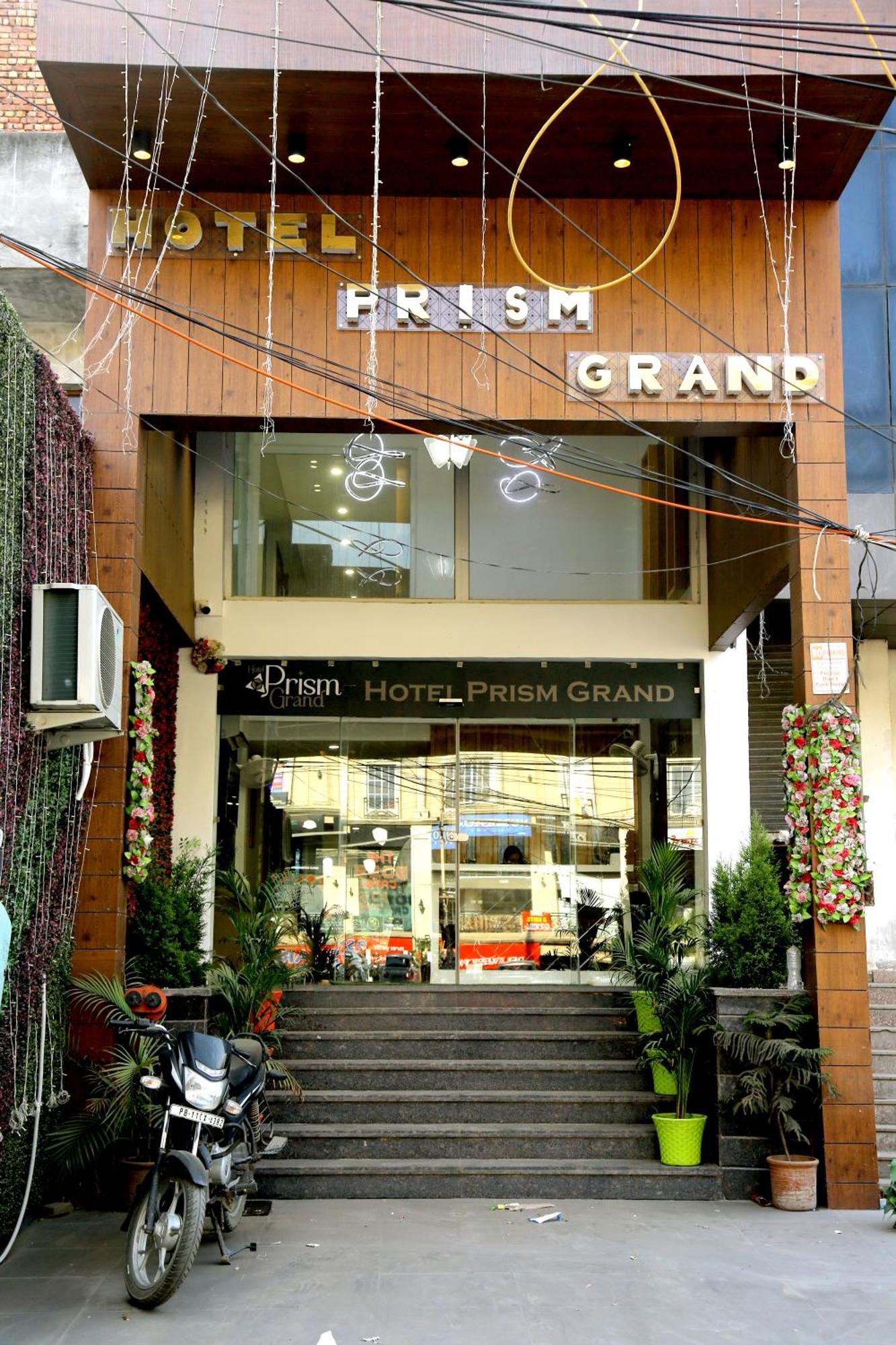 Hotel Prism Grand Zirakpur Exteriér fotografie